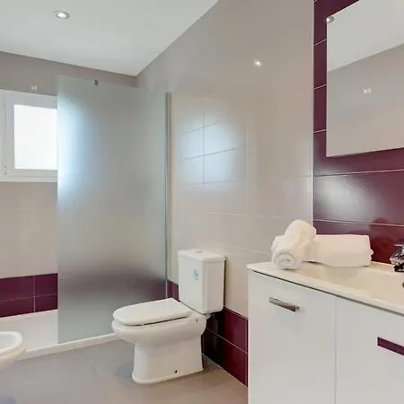 Sleeps 10 Pool Air Con Wifi