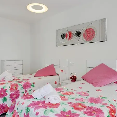Sleeps 10 Pool Air Con Wifi Calpe