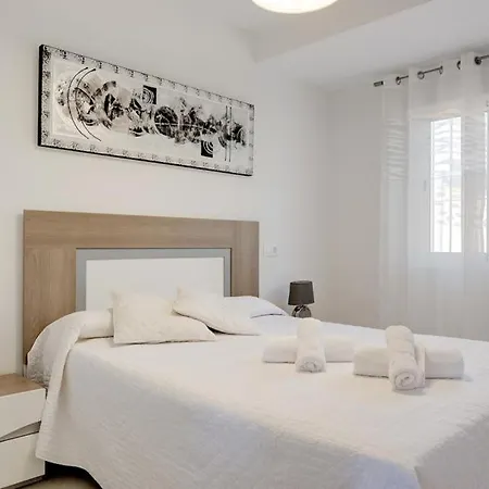 Sleeps 10 Pool Air Con Wifi *
